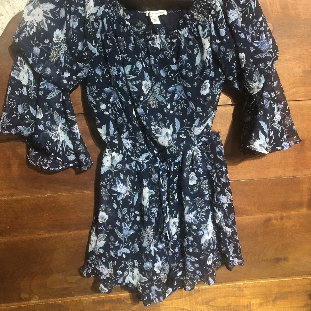 Frilly Romper dress with shorts fits like a medium so cute